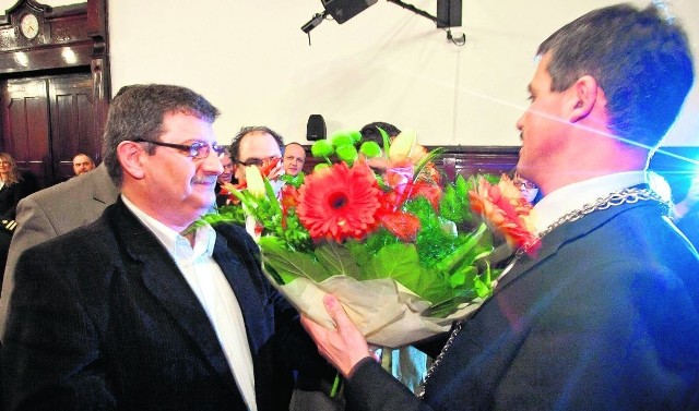 Stefanos Ewangielu gratuluje Piotrowi Kruczkowskiemu zaprzysiężenia na fotel prezydenta