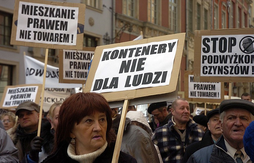 &quot;Marsz pustych garnków&quot; w Gdańsku. Protestujący żądają odwołania Adamowicza (ZDJĘCIA)