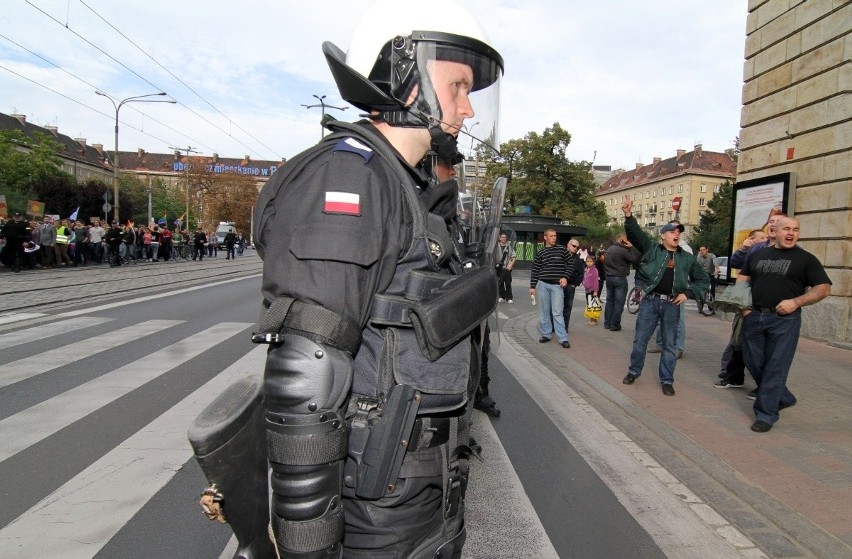 Nietolerancyjny Wrocław. Gdyby nie policja, Marsz Równości przyniósłby ofiary? (ZDJĘCIA, FILMY)