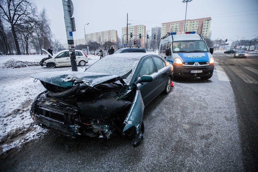 Wypadek na skrzyżowaniu al. Rydza Śmigłego z ul....