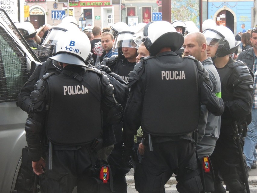 Nietolerancyjny Wrocław. Gdyby nie policja, Marsz Równości przyniósłby ofiary? (ZDJĘCIA, FILMY)