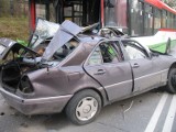 Śmiertelny wypadek w Dąbrowicy: Zderzenie auta z autobusem
