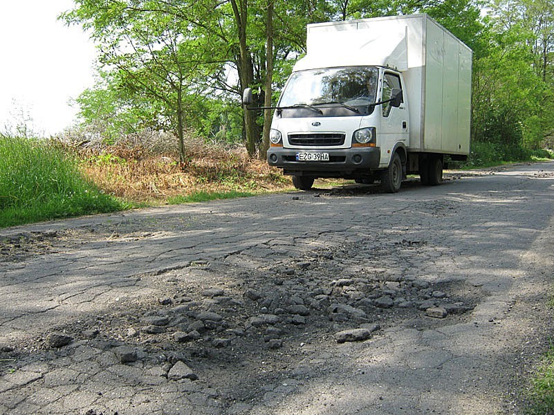 Chińczycy zniszczyli drogi