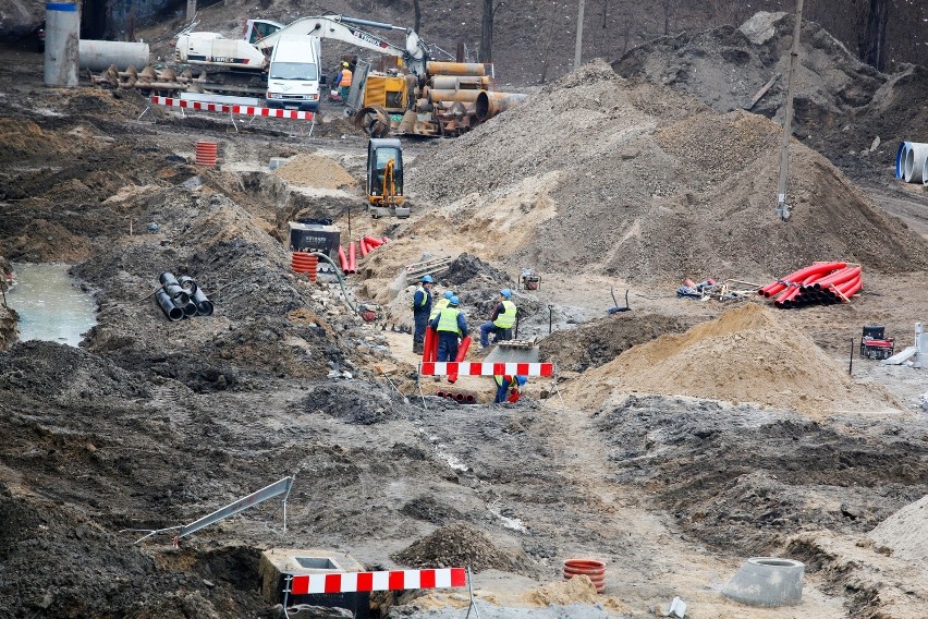 Poznań: Przebudowa Roosevelta i trasy PST trwa [ZDJĘCIA]