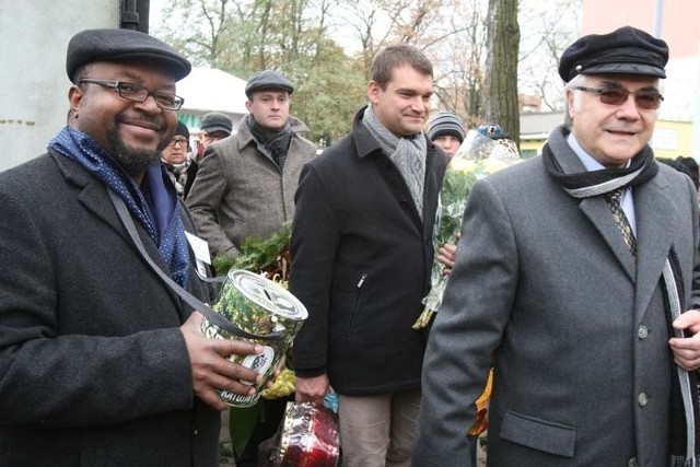 Wśród kwestujących był m.in. poseł John Godson