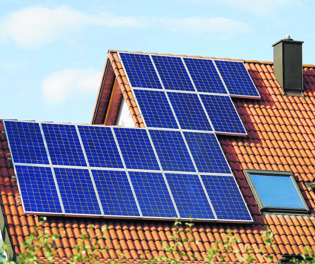 Kolektory słoneczne oznaczają spore oszczędności w wydatkach na ogrzewanie. Zdaniem fachowców inwestycja zwraca się całkowicie już po kilku latach