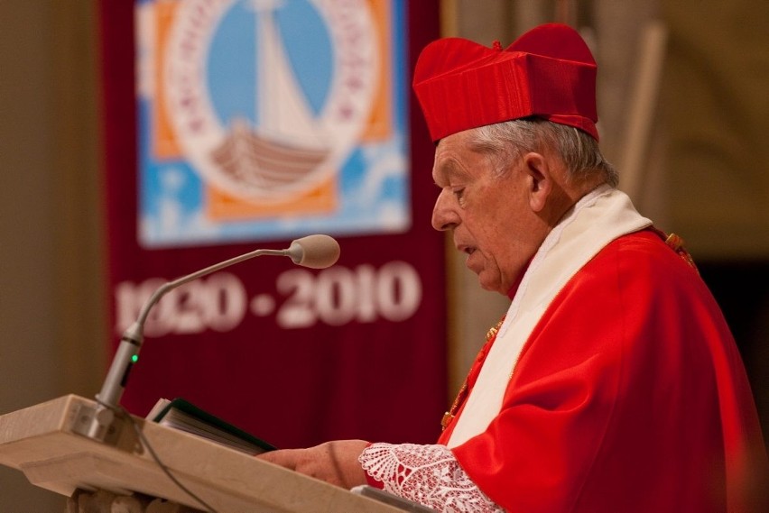 Kardynał Józef Glemp wygłosił kazanie na mszy z okazji...