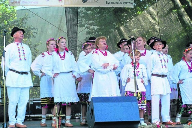 Większość piosenek śpiewanych przez zespół górali czadeckich z Koźlic pochodzi z rodzinnych stron, czyli dalekiej Bukowiny Rumuńskiej