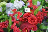 Wszystkich Świętych 2021 Ile kosztują kwiaty, znicze na rynku przy Mickiewicza w Zduńskiej Woli? 29.10.2021 ZDJĘCIA