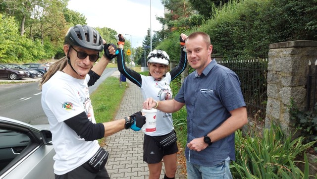 Przyjechali na rolkach 100 km do Głuchołaz! To akcja pomocy dla chorego Adriana.