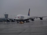 Airbus A380 w Warszawie - gigant na lotnisku Okęcie [wideo]