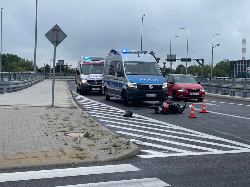 Poranny wypadek na feralnym skrzyżowaniu w centrum Kielc. Ranny kierowca skutera. Zobacz zdjęcia