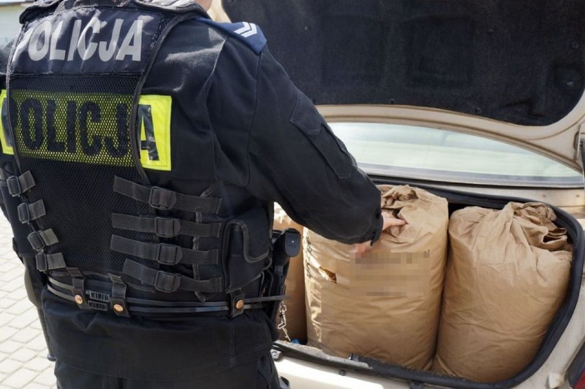 Policja w Żorach: przejęli ponad 100 kg krajanki tytoniowej