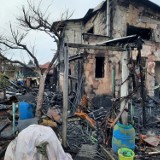 Strażacy z Gorzowa cztery godziny walczyli z pożarem altany 