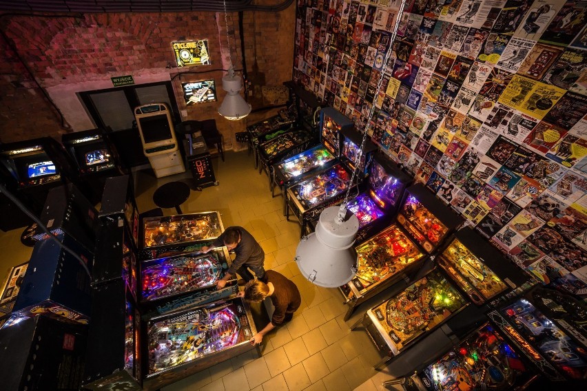 W Interaktywnym Muzeum Flipperów "Pinball Station" na...