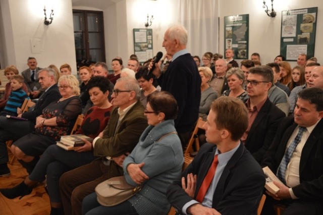 Aleksandra Ziółkowska-Boehm i krzyż Virtuti Militari Hubala w muzeum