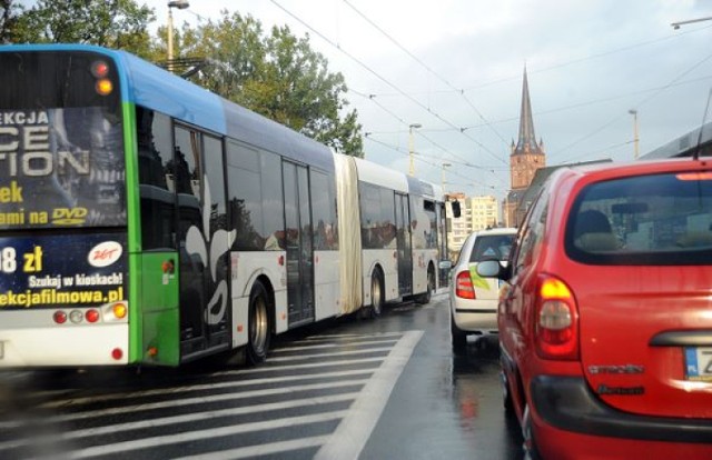 Wakacje w komunikacji miejskiej w Szczecinie. Inaczej jeżdżą tramwaje i autobusy