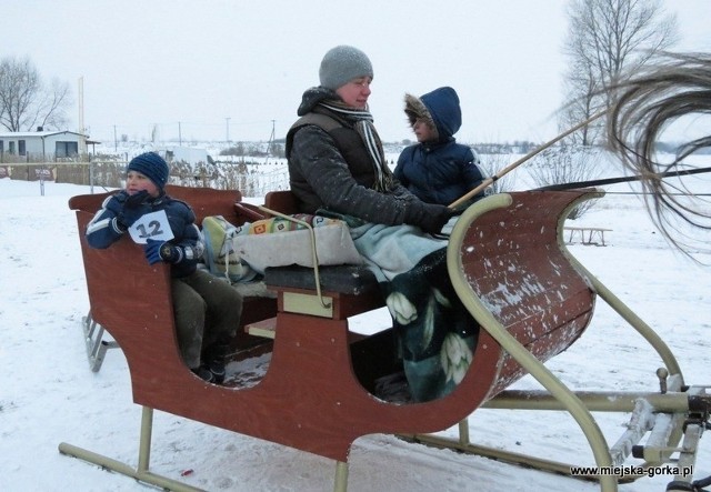Zimowe zabawy dla dzieci w Miejskiej Górce