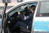 Nowy elektryczny radiowóz mają policjanci we Włoszczowie. W ogóle go nie słychać [ZDJĘCIA]
