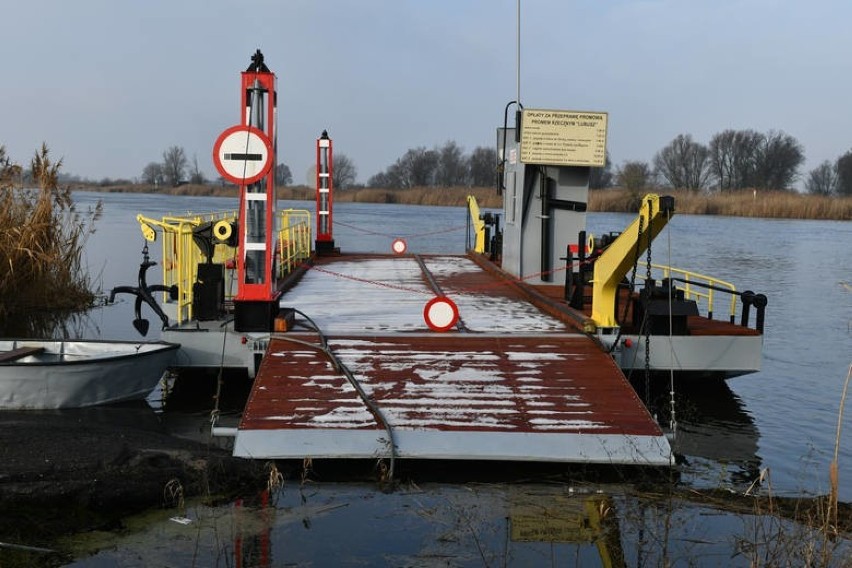 Od 8 kwietnia przeprawa pontonowa w Kłopotowie była...