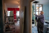 Ile Polacy wydają na remont mieszkania? Które pomieszczenia remontują najczęściej? Dalej jednym z głównych problemów jest brak fachowców