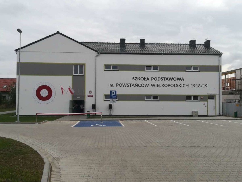 Szkoła Podstawowa w Zdziechowie nosi imię powstańców wielkopolskich