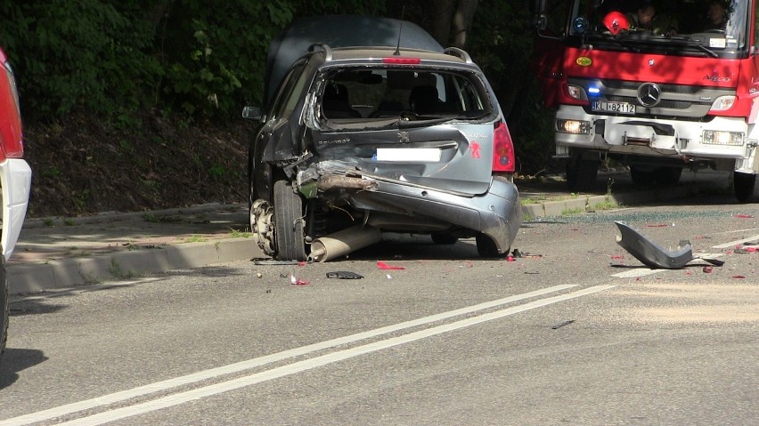 Mszana Górna. Pięć osób rannych w wypadku na drodze wojewódzkiej 968