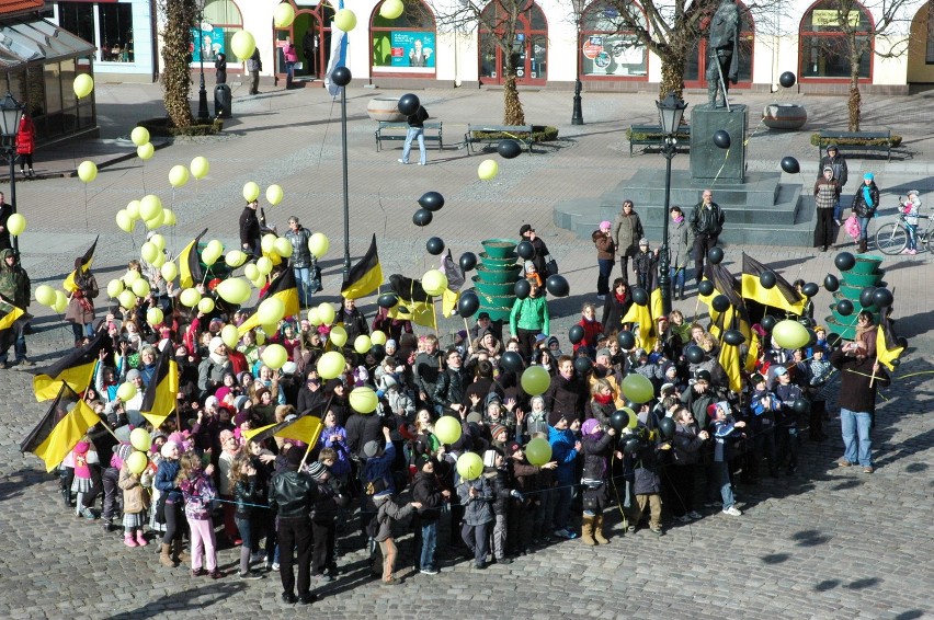 Dzień Jedności Kaszubów na wejherowskim rynku