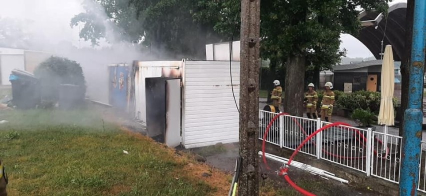 Nad Miedwiem paliła się restauracja Biały Tulipan. Gasili strażacy z Kobylanki, Bielkowa i ze Stargardu. Trwa zbiórka pieniędzy na odbudowę