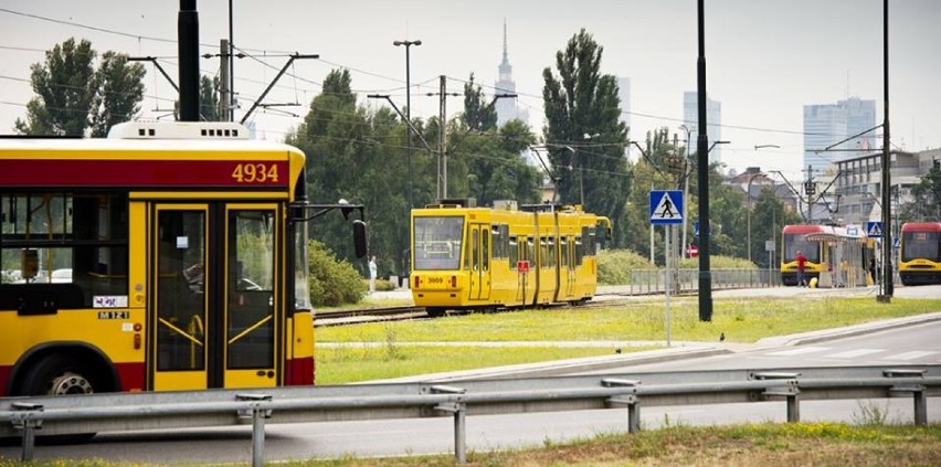 Zmiany w rozkładach jazdy autobusów i tramwajów