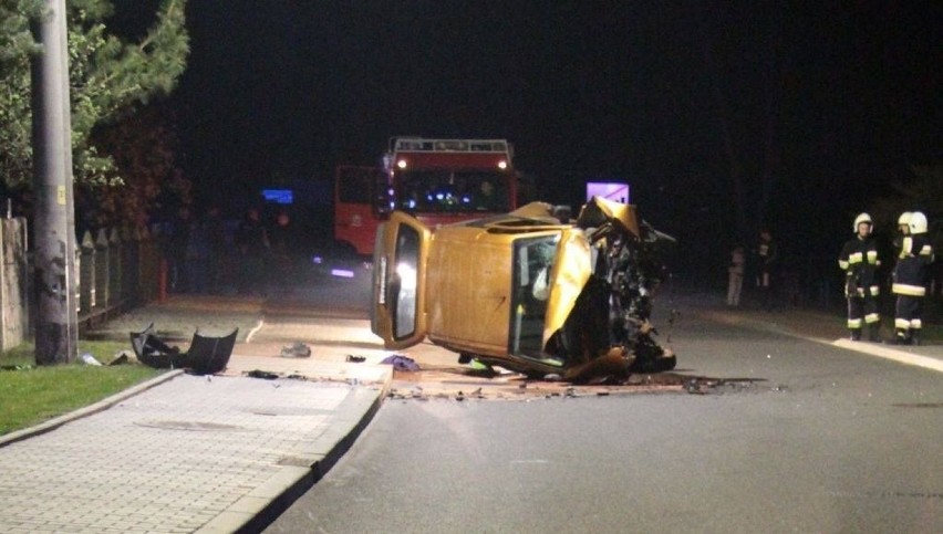 Wypadek w Dąbrówce Górnej. 39-latek z Gogolina mimo trzech sądowych zakazów wsiadł za kierownicę i doprowadził do wypadku