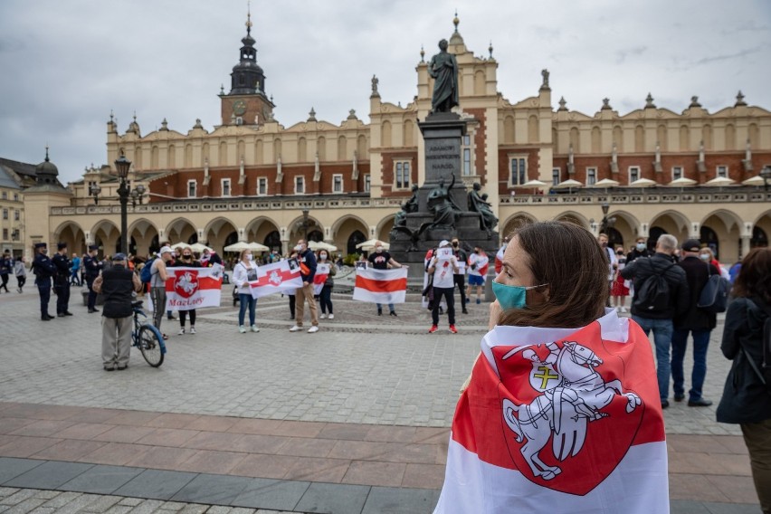 Protest krakowskich Białorusinów w obronie prześladowanych...