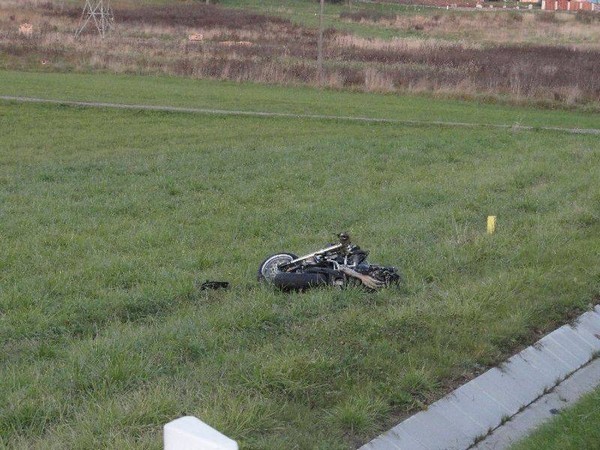 Wypadek Paszyn: zderzenie motocykla z fiatem, próba samobójcza 20-latki [ZDJĘCIA]