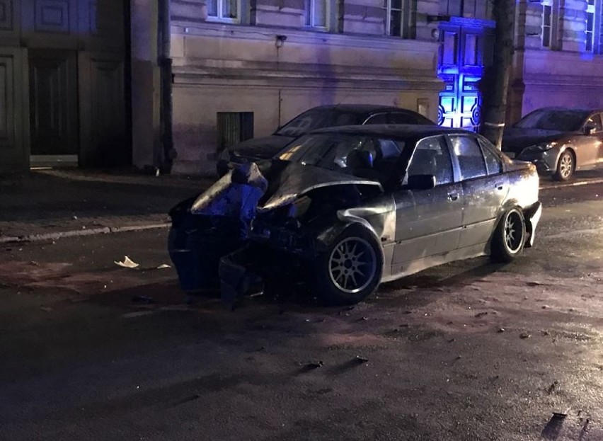 Do wypadku doszło w środę po godzinie 22.30 na ul. Sądowej w...