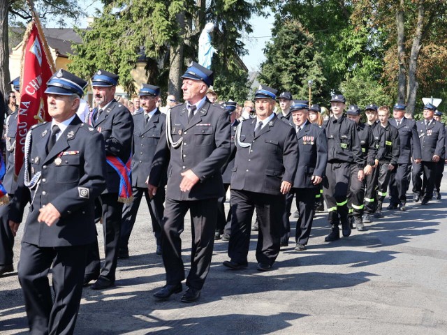 W niedzielę, 17 września odbyły się uroczystości jubileuszowe z okazji 105 rocznicy powstania jednostki OSP w Woli Skarbkowej w gminie Osięciny.