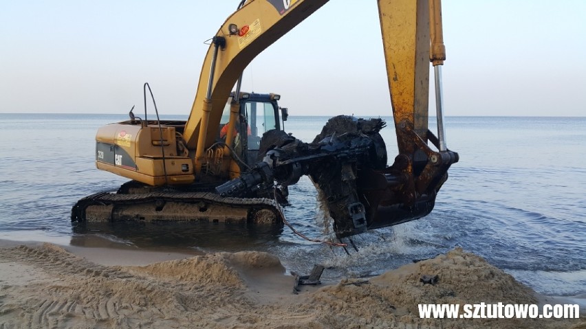 Sztutowo. Znalezisko na plaży. Zobacz, co wydobyli eskploratorzy