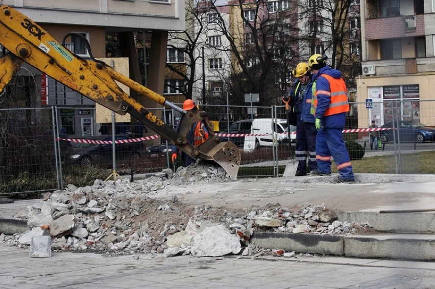 Nie ma już pomnika Braterstwa Broni w Legnicy [ZDJĘCIA]