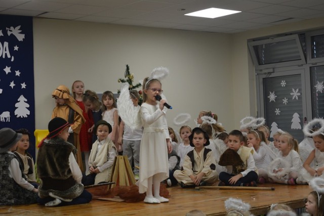 Świąteczne jasełka maluchów w przedszkolu w Jerce