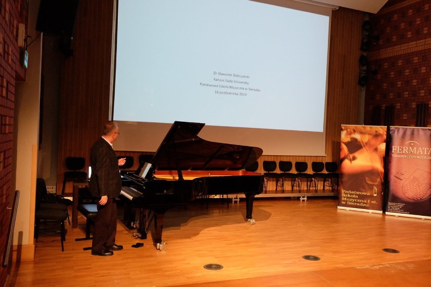 Koncert, wykład i warsztaty amerykańskiego pianisty profesora Sławomira Dobrzańskiego w Państwowej Szkole Muzycznej I st. w Sieradzu (fot)