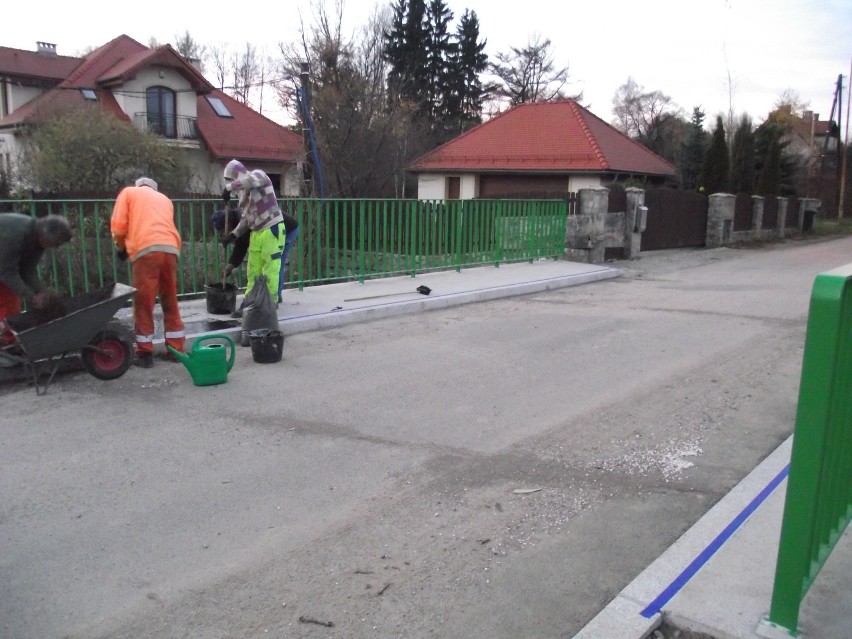 Powódź w 2012 roku zniszczyła cztery mosty w Maciejowej....