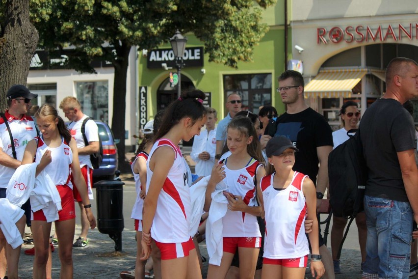 Międzynarodowy Puchar Lekkoatletyczny - w biegu na 300m...