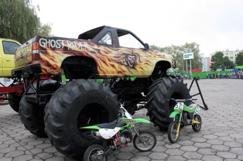 Monster Truck w Chodzieży: Widowiskowe show na targowisku...