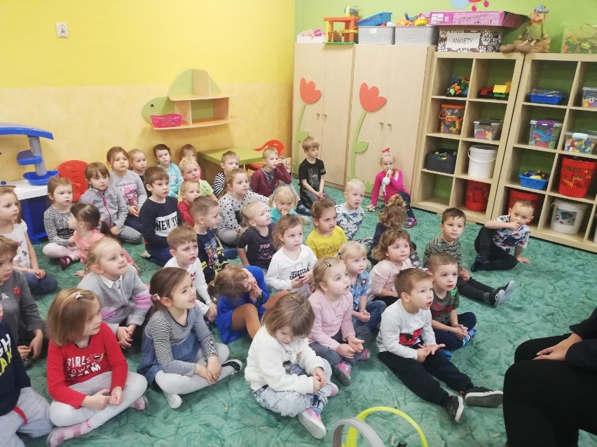 Wolsztyn: Dzień Kolejarza w Przedszkolu nr 1 i wizyta na dworcu
