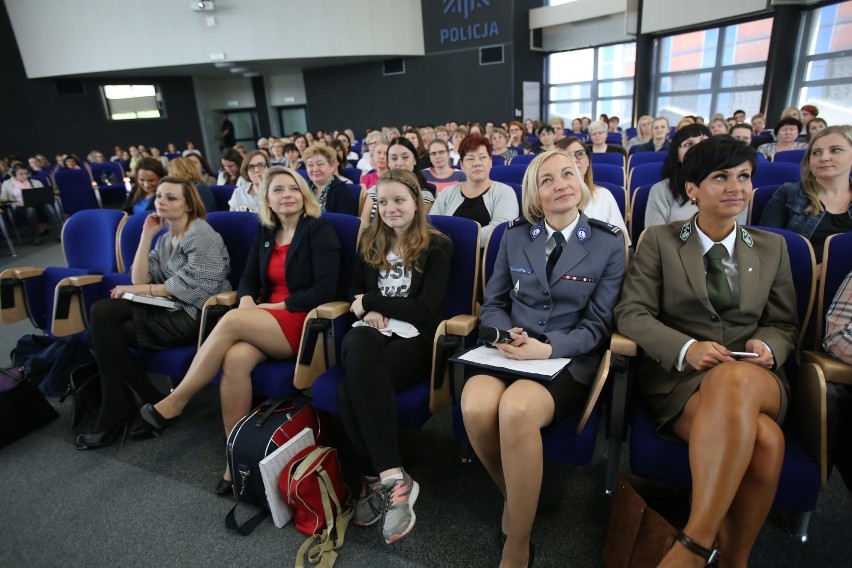 Kobieca Energia w Policji - w spotkaniu wzięło udział 300 pań ze śląskiego garnizonu [ZDJĘCIA]
