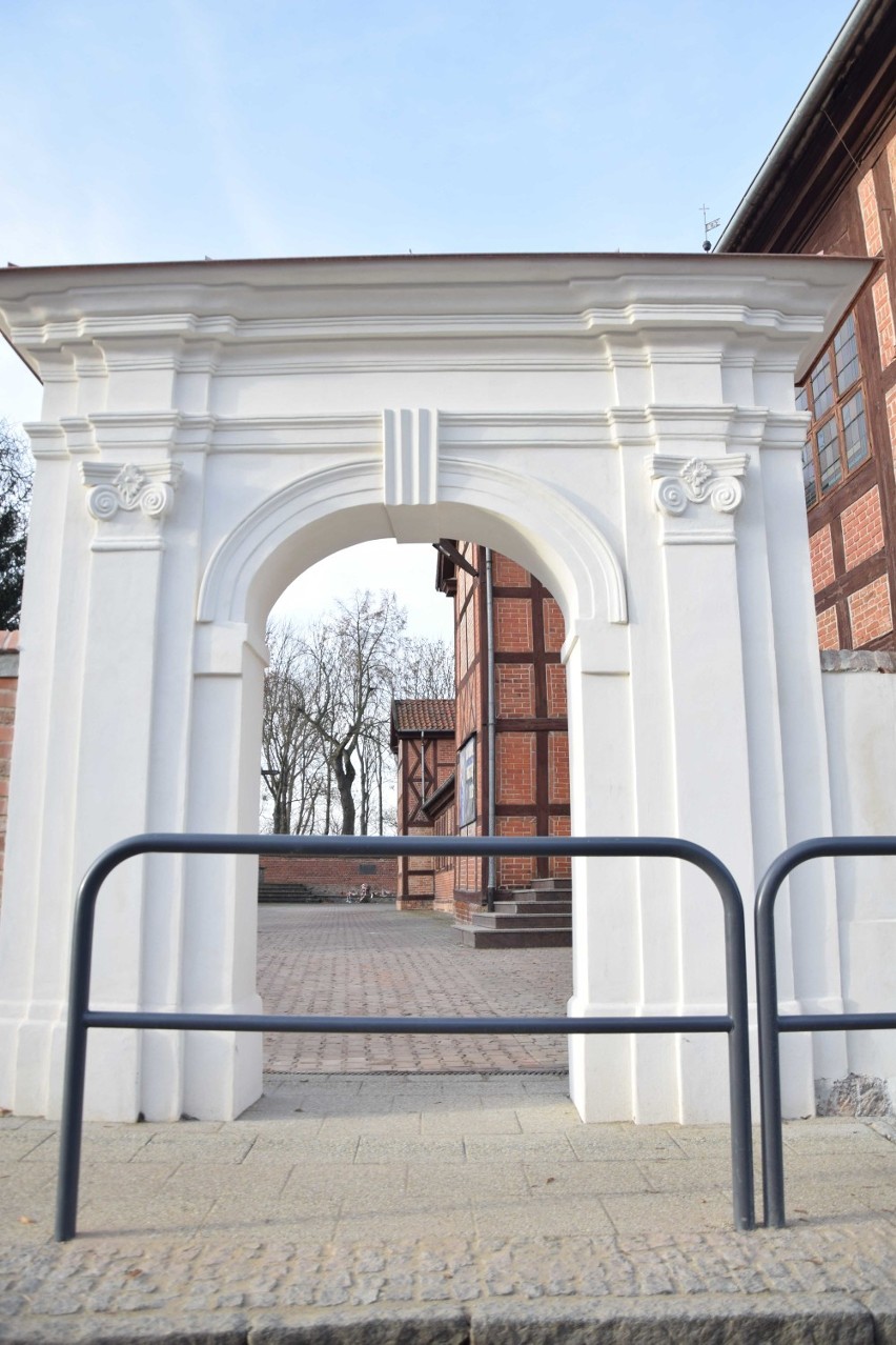Malbork. Ile kosztowała odbudowa zabytkowej bramy na ul. Słowackiego? Rachunek zapłacił Urząd Miasta