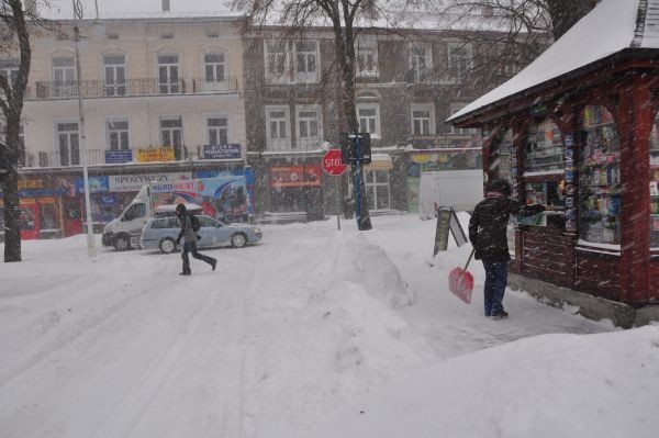 Intensywne opady śniegu w Krynicy-Zdrój

Zobacz także: Atak...