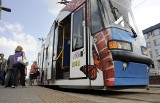 Wrocław: Kontrolerzy czy gapowicze - kto wywołał bójkę w tramwaju linii 3?