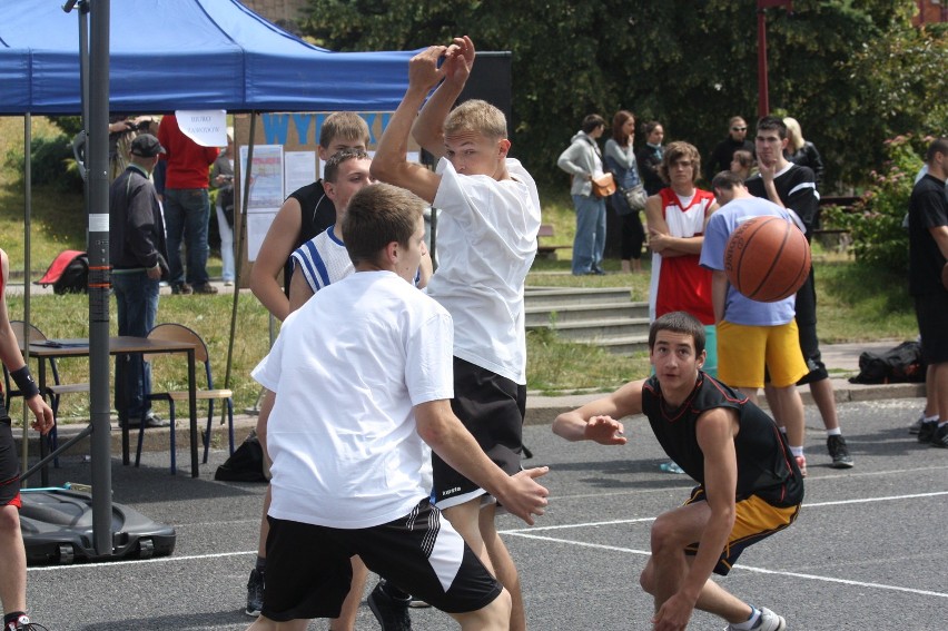 Turniej Streetball Jaworzno 2011 został rozstrzygnięty, znamy zycięzców [ZDJĘCIA]