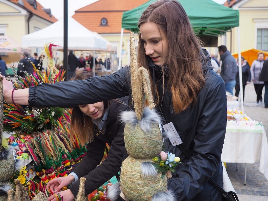 Białostocki Jarmark Wielkanocny to:
- wielkanocne palmy,...