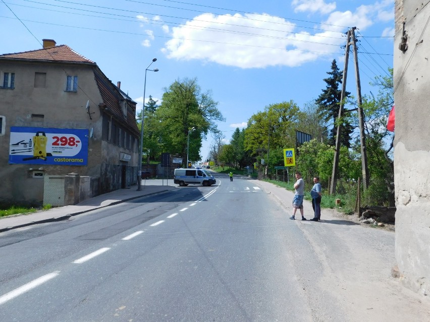 Do groźnego wypadku doszło w pobliżu Mokrzeszowa. Motocyklista i jego pasażerka ranni